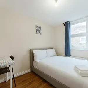  Hostel Mile End 57a